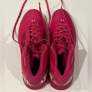 Under armour clutch fit basketball cut shoes